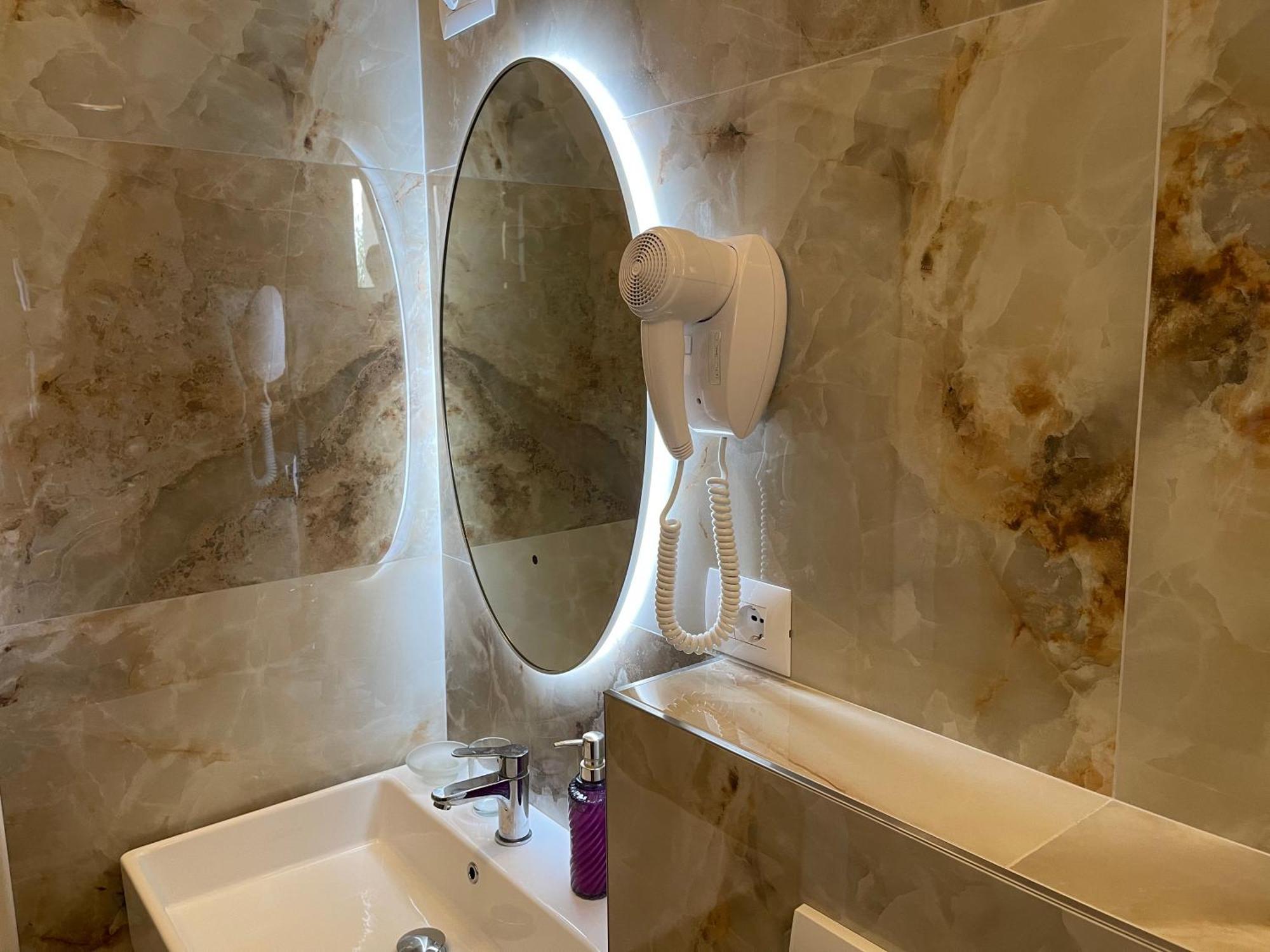 Hotel Vila 15 - Center Tirana Eksteriør billede