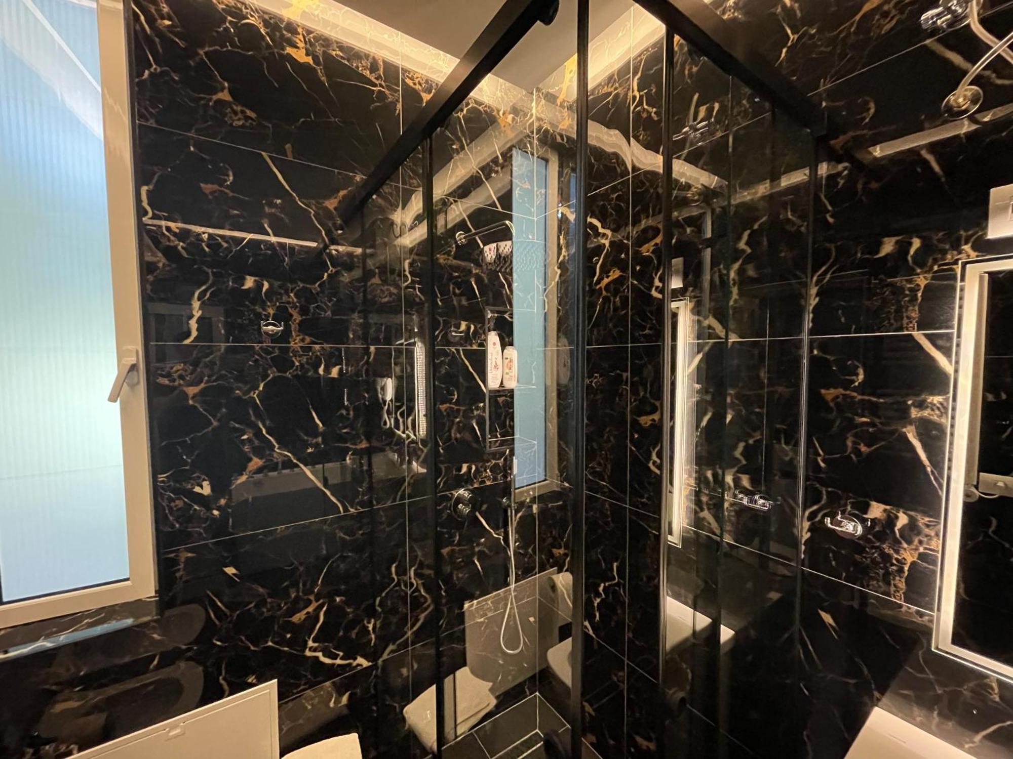 Hotel Vila 15 - Center Tirana Eksteriør billede
