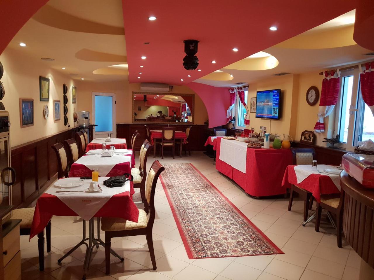 Hotel Vila 15 - Center Tirana Eksteriør billede